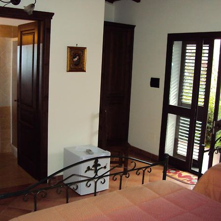 Agriturismo Il Pozzo Antico มาสคาลิ ภายนอก รูปภาพ