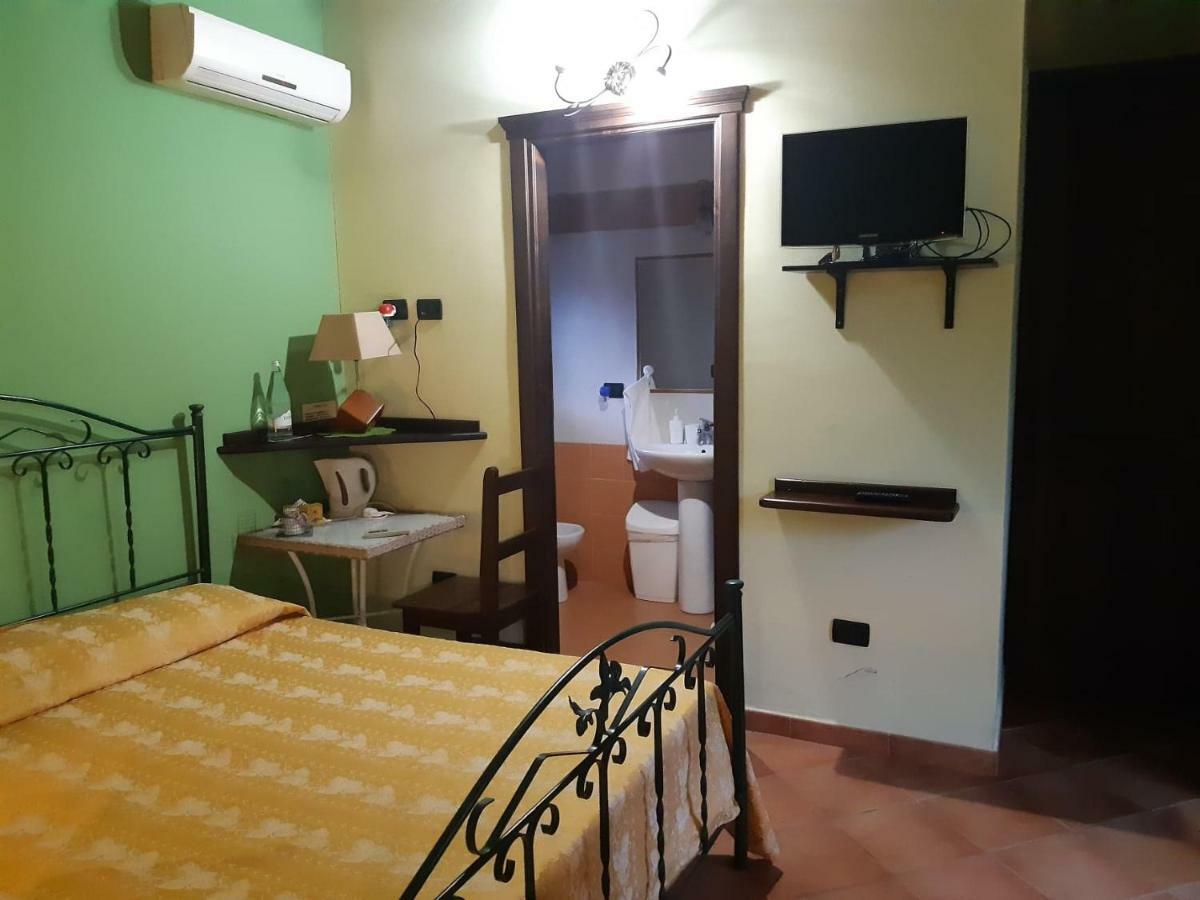 Agriturismo Il Pozzo Antico มาสคาลิ ภายนอก รูปภาพ